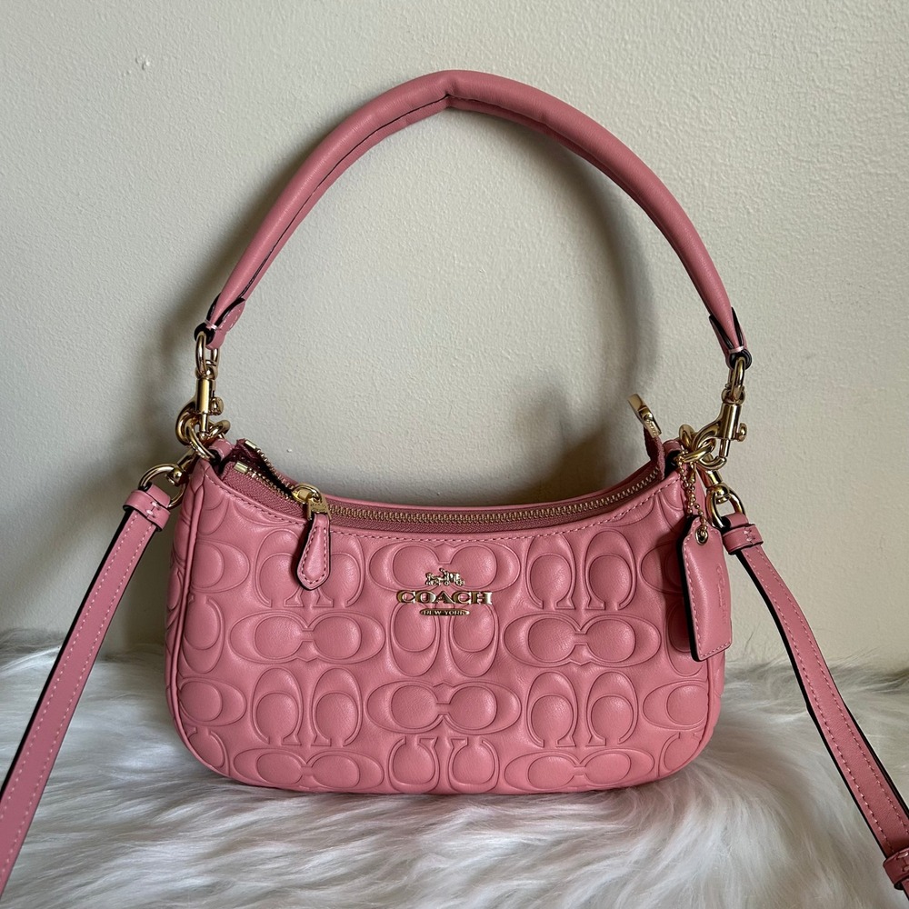 Coach Teri Pink Signature Leather Shoulder Bag Excellent‎